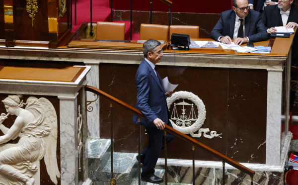 Assemblée : la macronie et LR en discussion pour s'assurer le perchoir