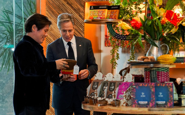 Blinken annonce une aide militaire américaine de 500 millions de dollars aux Philippines