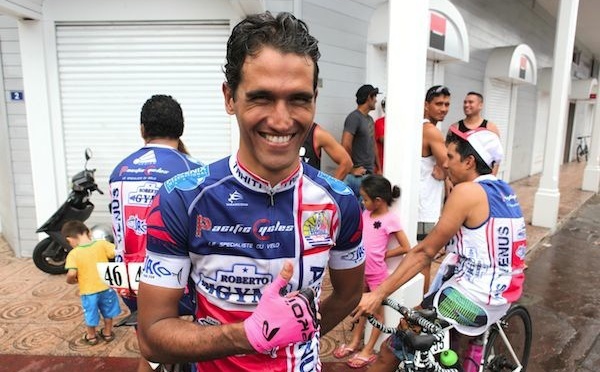 Vélo – Tour Tahiti Nui 2015 : Opeta Vernaudon gagne la 5e étape au sprint devant les étrangers.