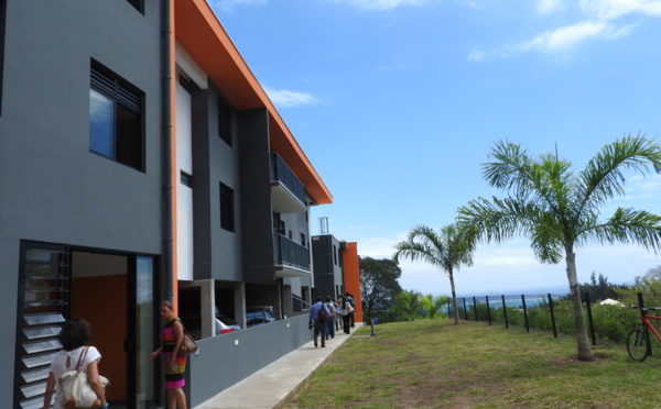 Des habitants de Outumaoro relogés dans une résidence neuve