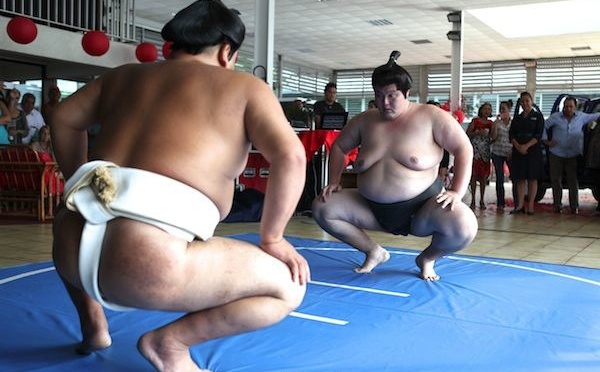 Sumos – A la rencontre de la culture du combat version XXL.