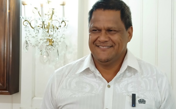 Warren Dexter adoubé mais attendu au tournant