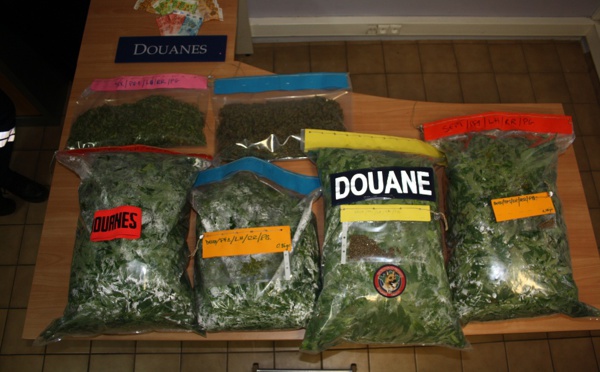 13,5 kilos de paka saisis par la douane