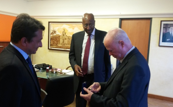 Le sénateur Nuihau Laurey en mission à La Réunion