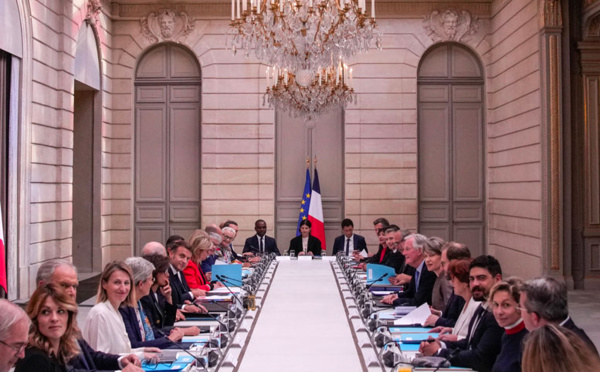 Premier Conseil des ministres express, Barnier invite son équipe à la modestie