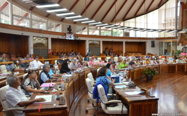 Transports interinsulaires : adoption de la loi qui met "de l’ordre dans tout ça"