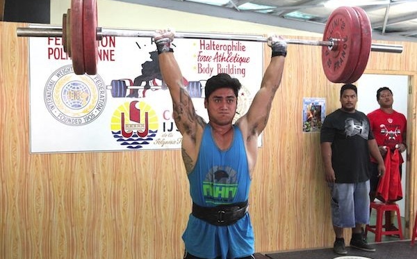 Haltérophilie – Championnat de Polynésie : Le Marquisien Teremu Touatekina est le plus fort.