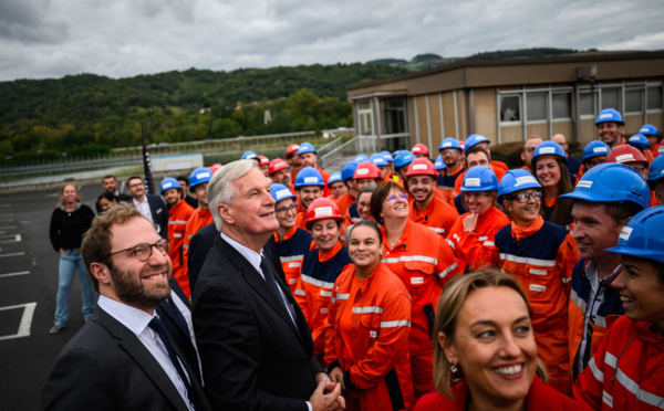 Barnier dramatise les enjeux de la "crise financière" avant la présentation du budget
