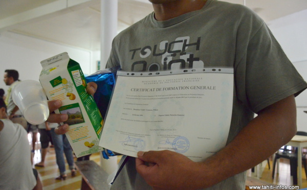 Les diplômés de l’école de la seconde chance à Nuutania
