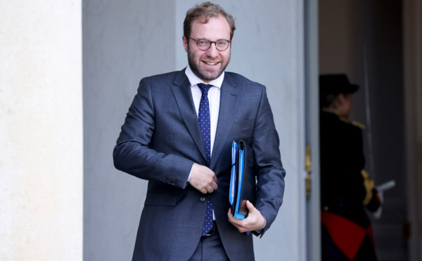 Après un gros dérapage, la France promet à l'UE de corriger son déficit budgétaire