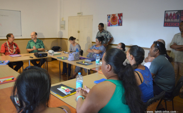 Les adjoints de santé des Tuamotu en formation 