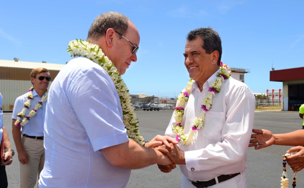 Le président Fritch accueille le Prince Albert de Monaco