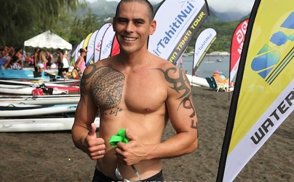 Waterman – Focus sur Atamu Conti. Avec son père, il vit sa passion pour l’océan à 100%.