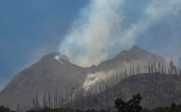 Une éruption volcanique dans l'est de l'Indonésie fait dix morts