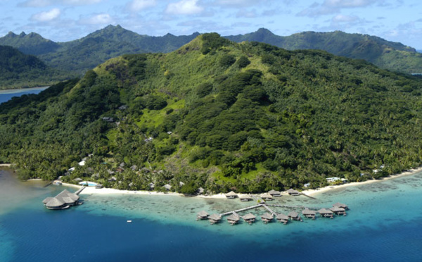 Une route pour accéder à l'hôtel Royal Huahine