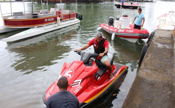 Teva i Uta : Un nouveau bateau et un nouveau scooter des mers pour les pompiers