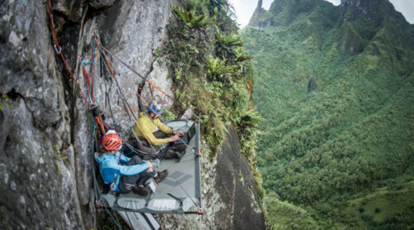 Découvrez la vidéo de deux alpinistes américains sur la face sud du piton de Pumaka