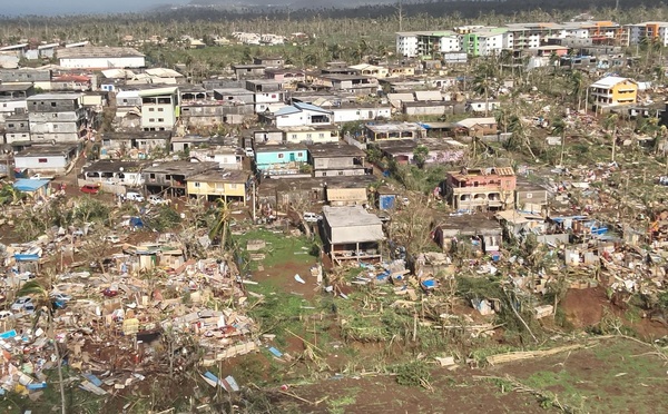 Mayotte: "Une vingtaine de morts" avérés mais le bilan "n'est pas encore établi", selon Bayrou