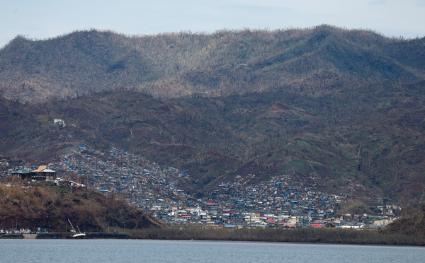 Macron quitte Mayotte après une réunion de crise sur l'archipel dévasté