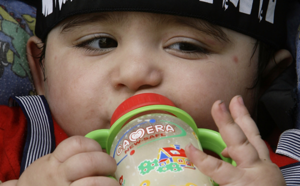 "Fête des célibataires" en Chine: pénurie de lait pour bébé en Australie