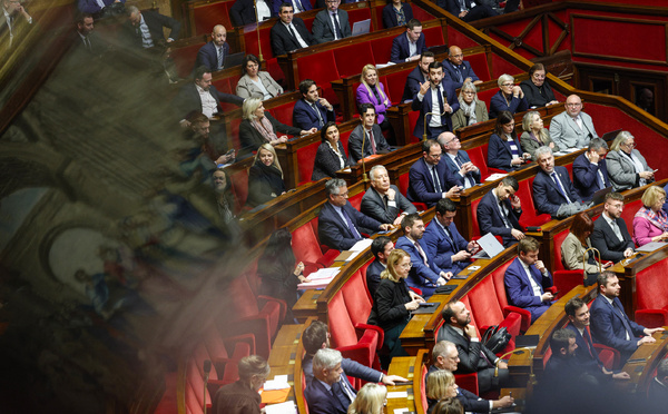France: faute de budget pour 2025, le gouvernement reconduit celui de l'année écoulée