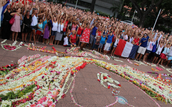 En Polynésie : des fleurs contre la terreur 