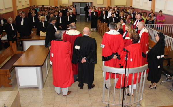 Minute de silence au palais de justice de Papeete