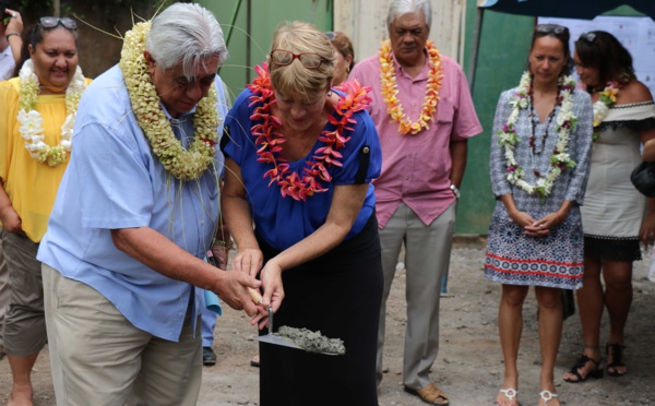 Faaa : Pose de la première pierre de la future salle omnisport à l'école Saint-Hilaire