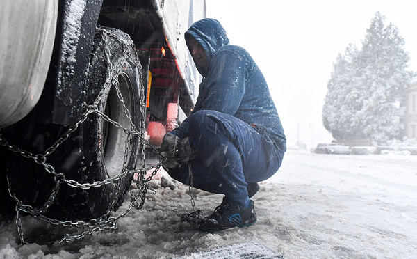  Deux morts et une vingtaine de blessés dans le Nord et le Pas-de-Calais au cours d'un épisode neigeux