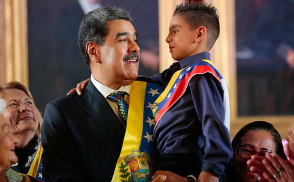 Venezuela: le président Maduro investi pour un 3ème mandat, "un coup d'Etat" selon l'opposition