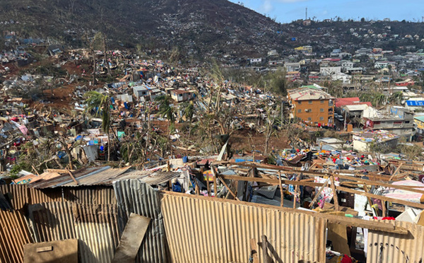 Moins d'un mois après le cyclone, Mayotte sur le qui-vive avant une tempête