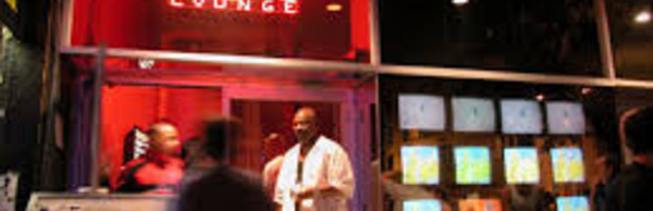 A l'aéroport de Los Angeles, un salon pour les riches et célèbres