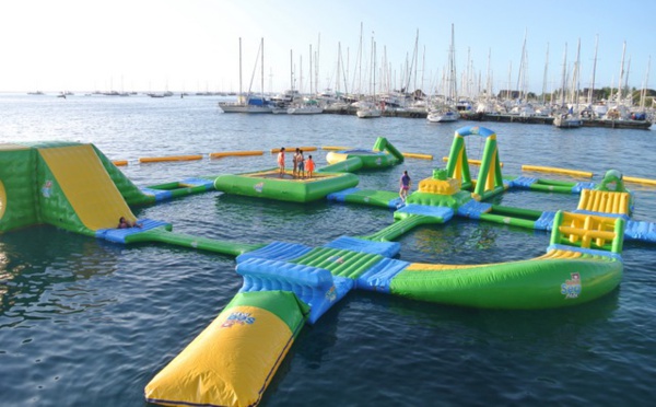 Un nouveau parc à bouées gonflables a été inauguré hier à Punaauia