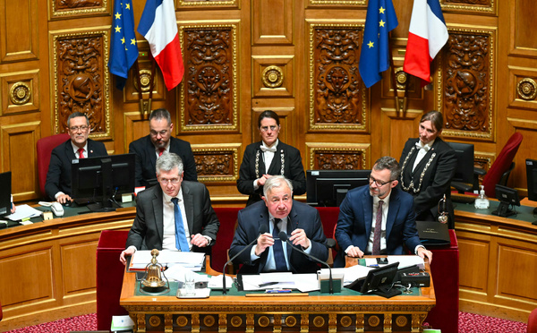 Retraites: Bayrou promet de soumettre au Parlement un accord même partiel, sans satisfaire le PS