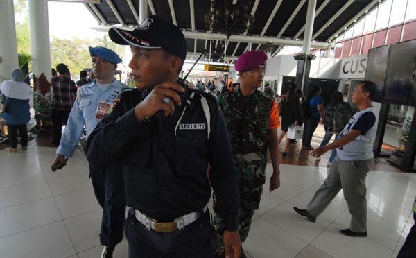 L'Indonésie renforce la sécurité dans ses aéroports après les attentats de Paris