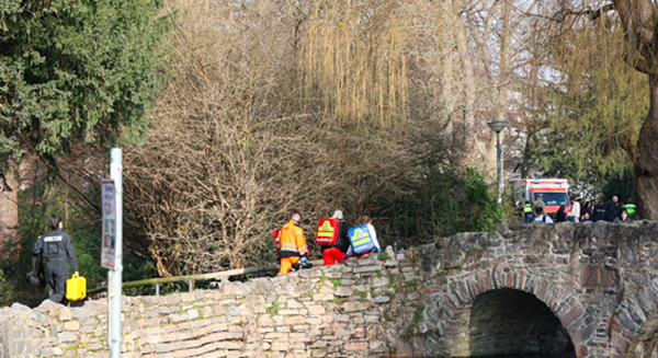 Allemagne: deux morts dont un enfant après une attaque au couteau dans un parc