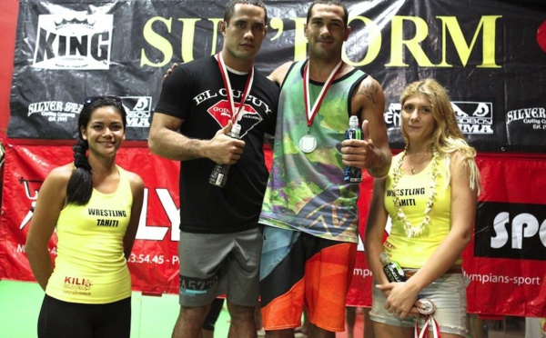 Lutte – Wrestling Tournament n°3 : ‘Showtime’ entre le rugbyman Jean Tautu et le boxeur Orirau Apeang.