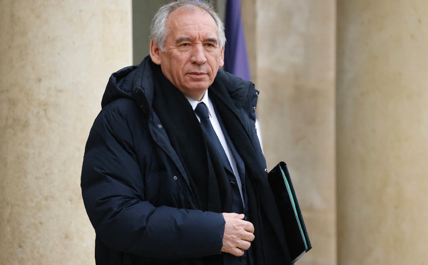 "Submersion" migratoire: Bayrou choque la gauche, le PS quitte les négociations sur le budget