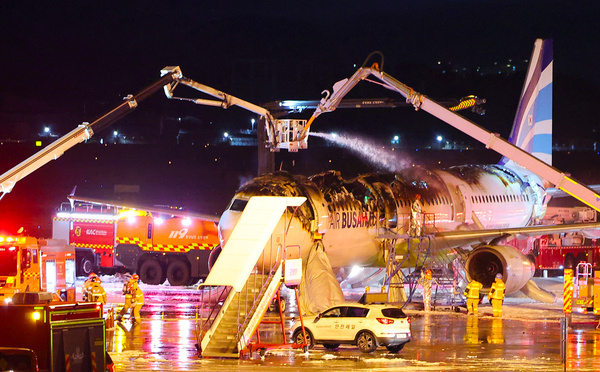 Corée du Sud: un avion prend feu sur la piste, 176 passagers évacués