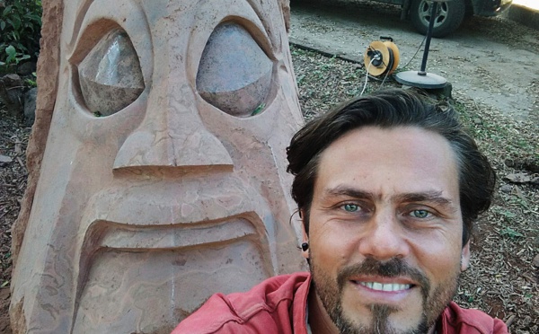 Teva Victor sculpte en "live"