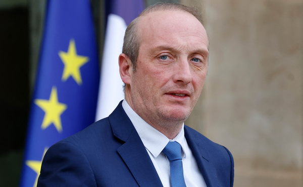 Budget: le PS veut des gages, le gouvernement dénonce une "prise d'otages" sur l'immigration