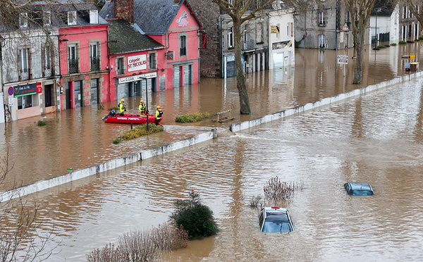 Dans l'Ouest, les inondations perdurent, le pic toujours attendu à Redon
