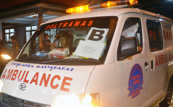 Indonésie: 18 personnes ensevelies par un glissement de terrain