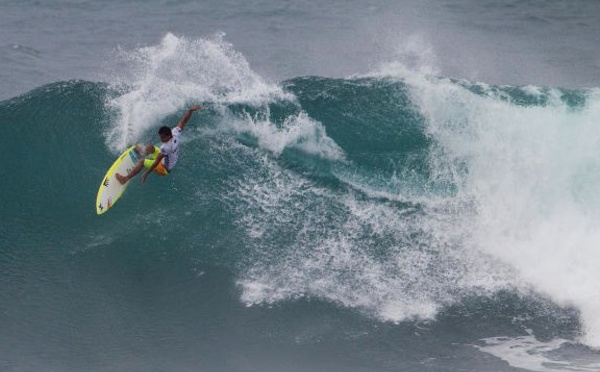 Surf – Vans World Cup - Michel Bourez fait le show au round 3 mais sort au round 4.