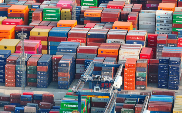 La guerre commerciale USA-Chine est lancée, discussions au sommet attendues