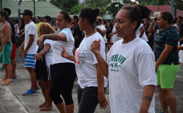 A Pirae, pour Noël, les jeunes font carnaval