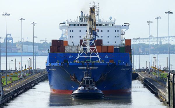 Le président du Panama dément que les navires américains soient dispensés de péage pour traverser le canal