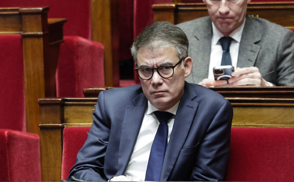 Après la censure, le Nouveau Front populaire bouge-t-il encore?