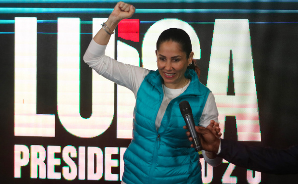 Equateur: Le président sortant et sa rivale de gauche au coude à coude à la présidentielle