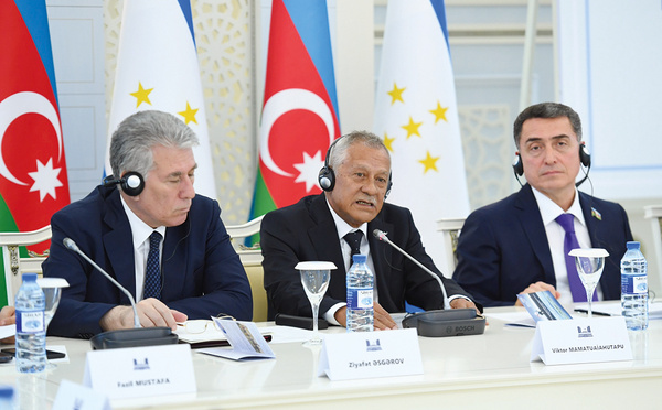 Le Tavini contre-attaque sur l’Azerbaïdjan